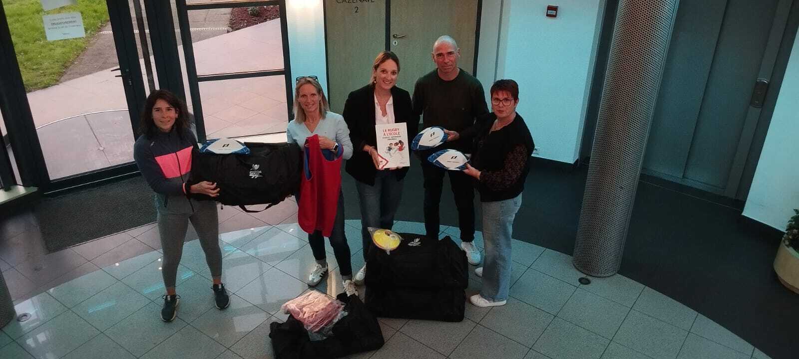 Des écoliers bien équipés