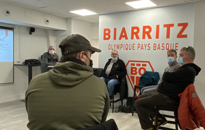 L'échange a eu lieu dans les locaux du Biarritz Olympique